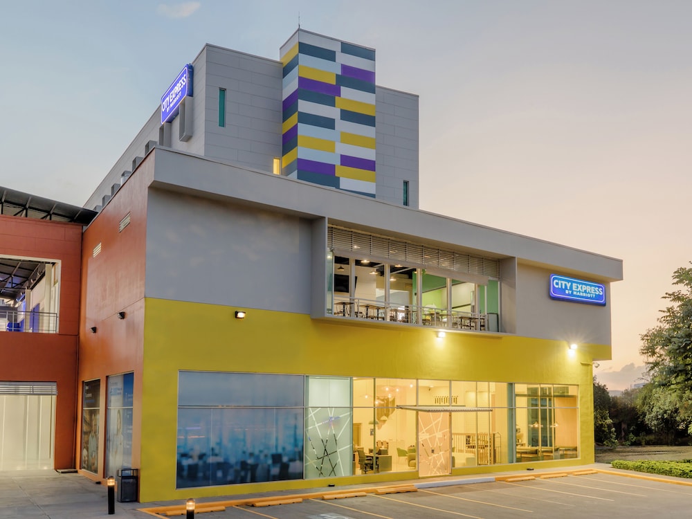 Hotel Hex Esteli 4/48