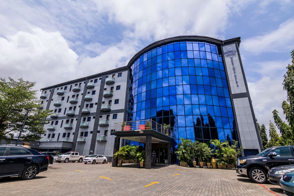 Bon Hotel Delta 45/50