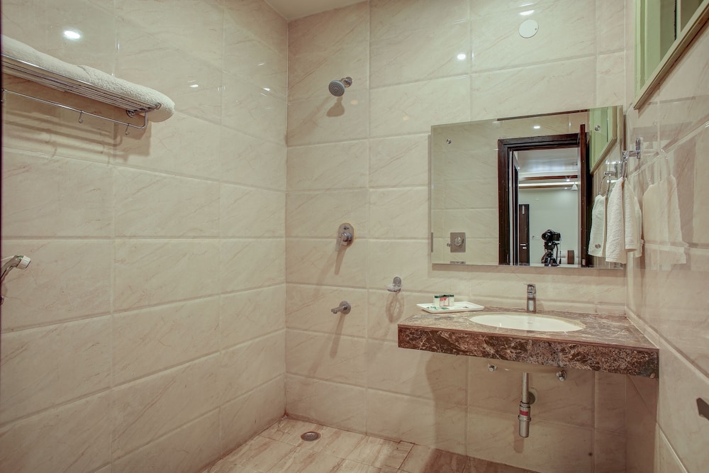 Hotel The Royal Krishna 45/47