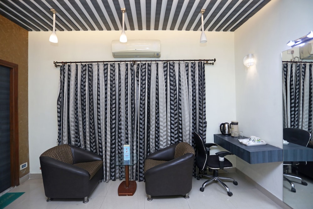Hotel Rushabh Home 33/48