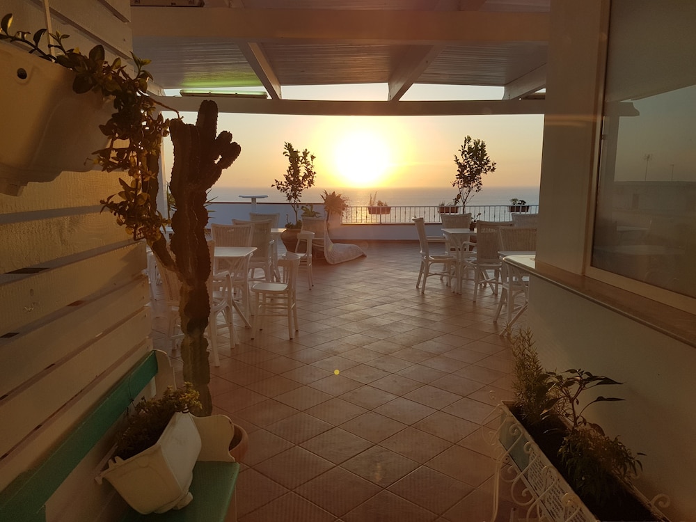 Tropea Boutique Hotel 12/27