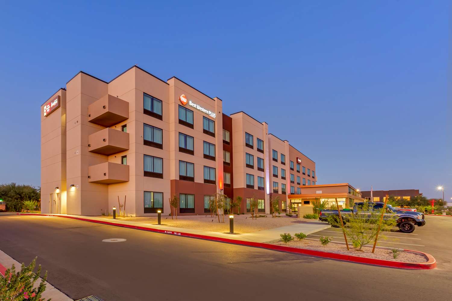 Best Western Plus Executive Residency Phoenix North Happy Valley 3/48