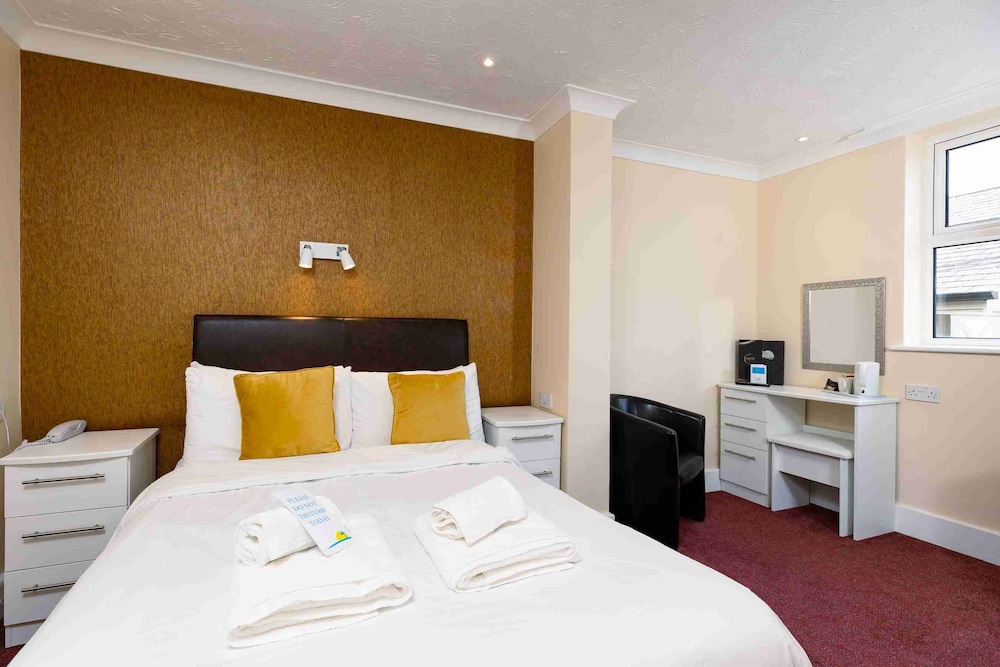 The Palm Court Hotel 18/50