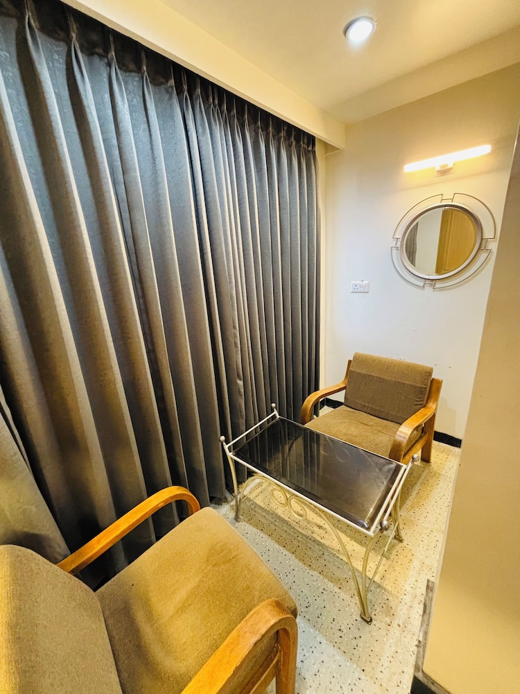 Hotel Gurukripa 30/50