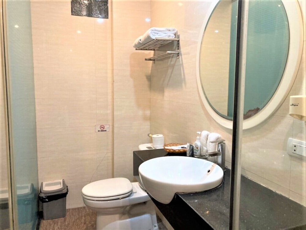 Tu Linh Palace Hotel 24/25