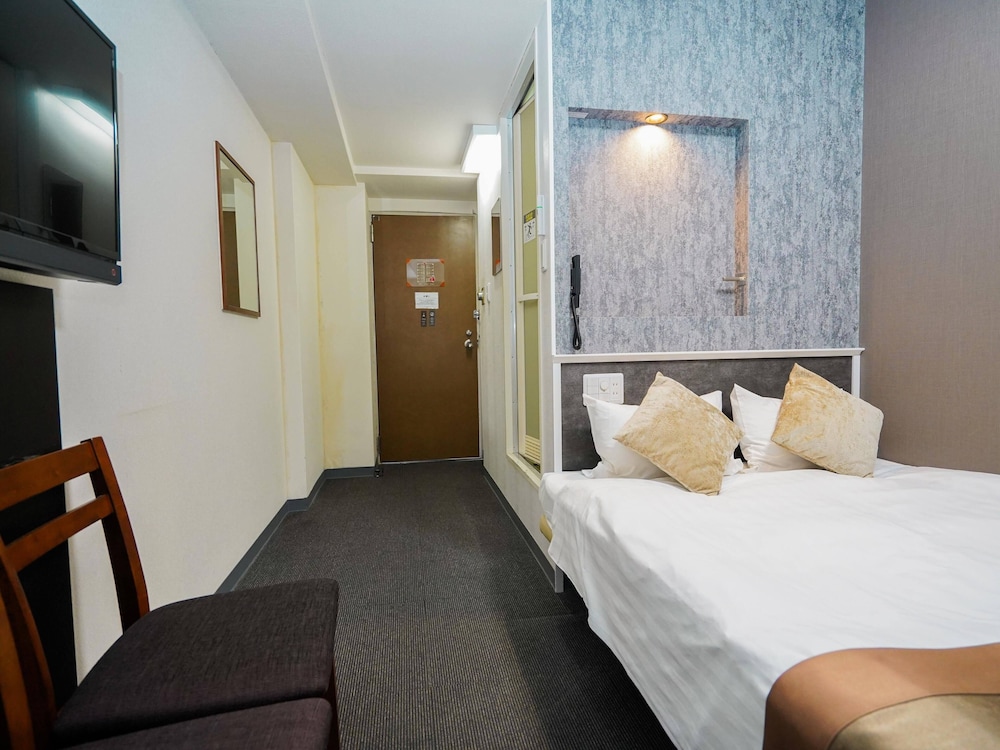 ROOM, DOUBLE BED