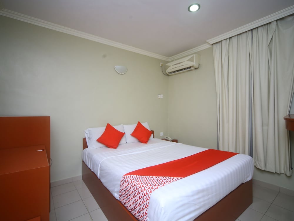 OYO 1027 Hotel London 11/16