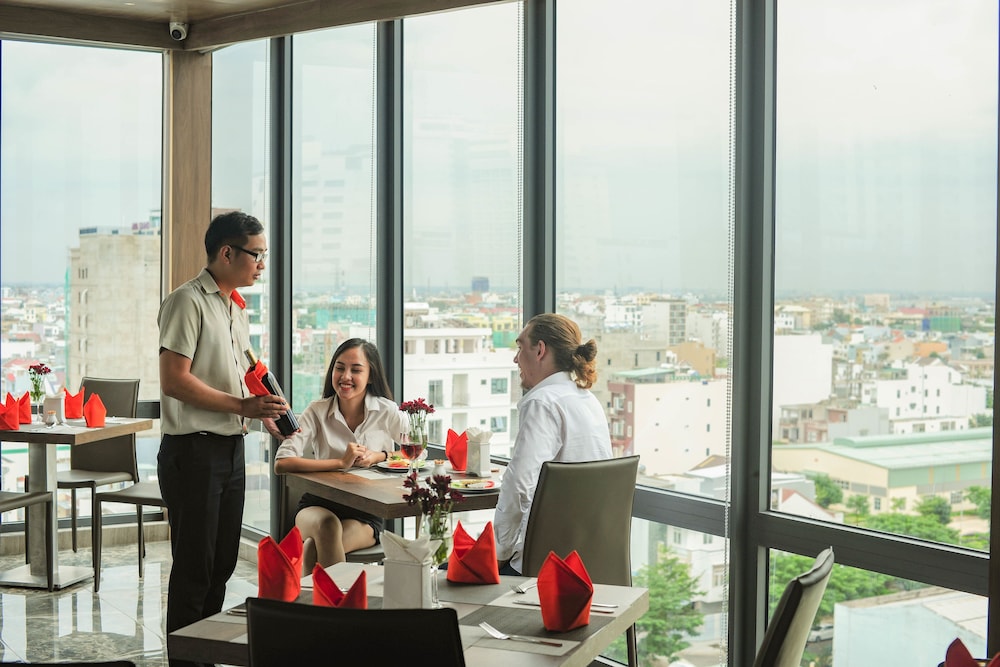 Grand Sunrise Boutique Hotel 51/61