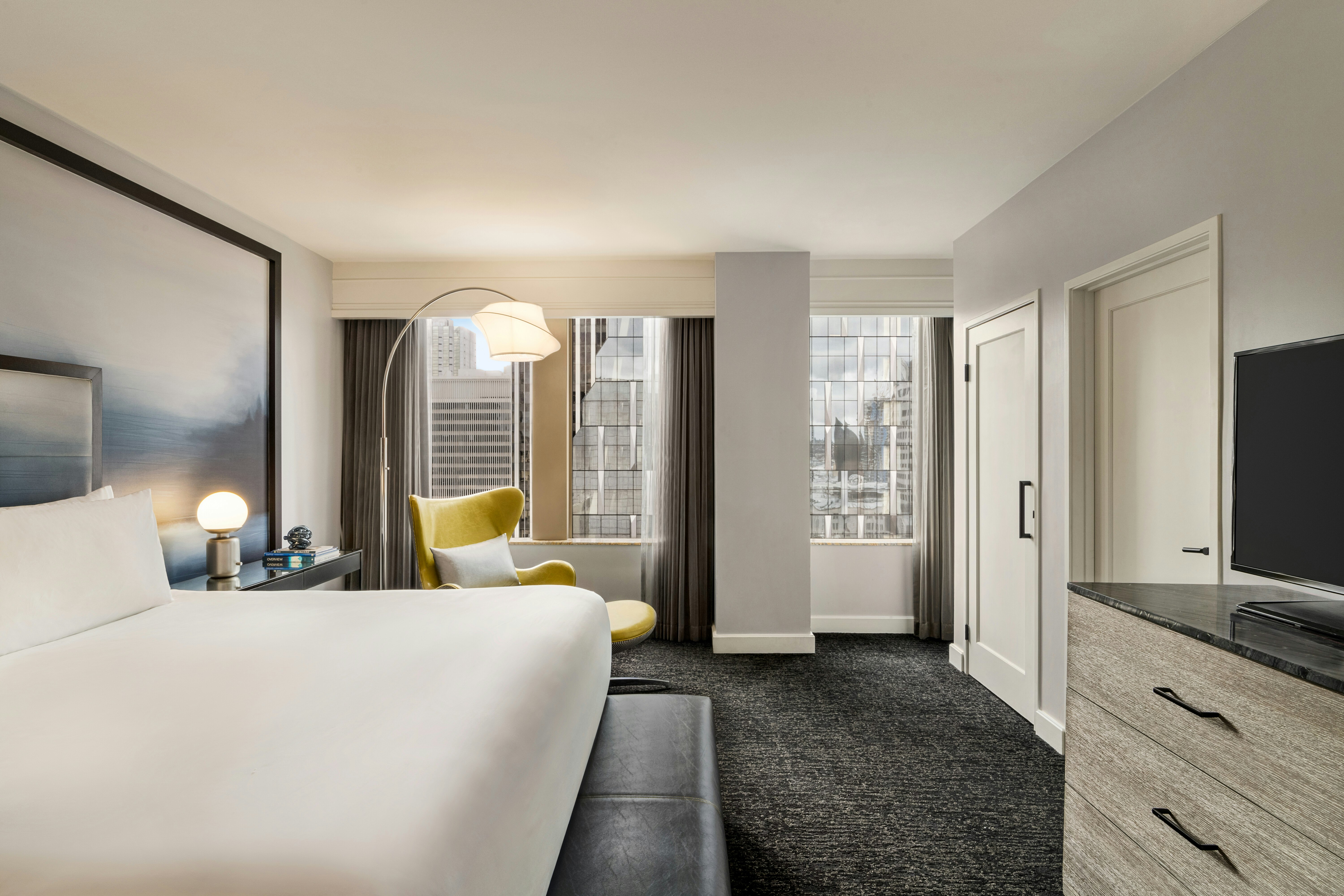 Suite, King Bed, Water View