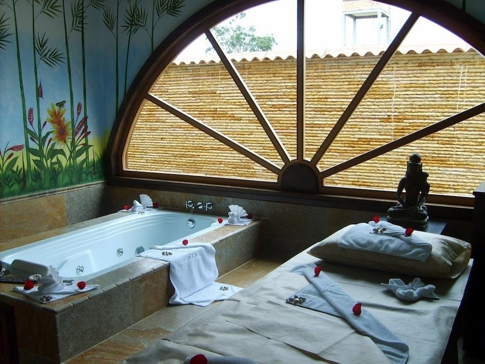 Hotel Campestre El Campanario 4/30