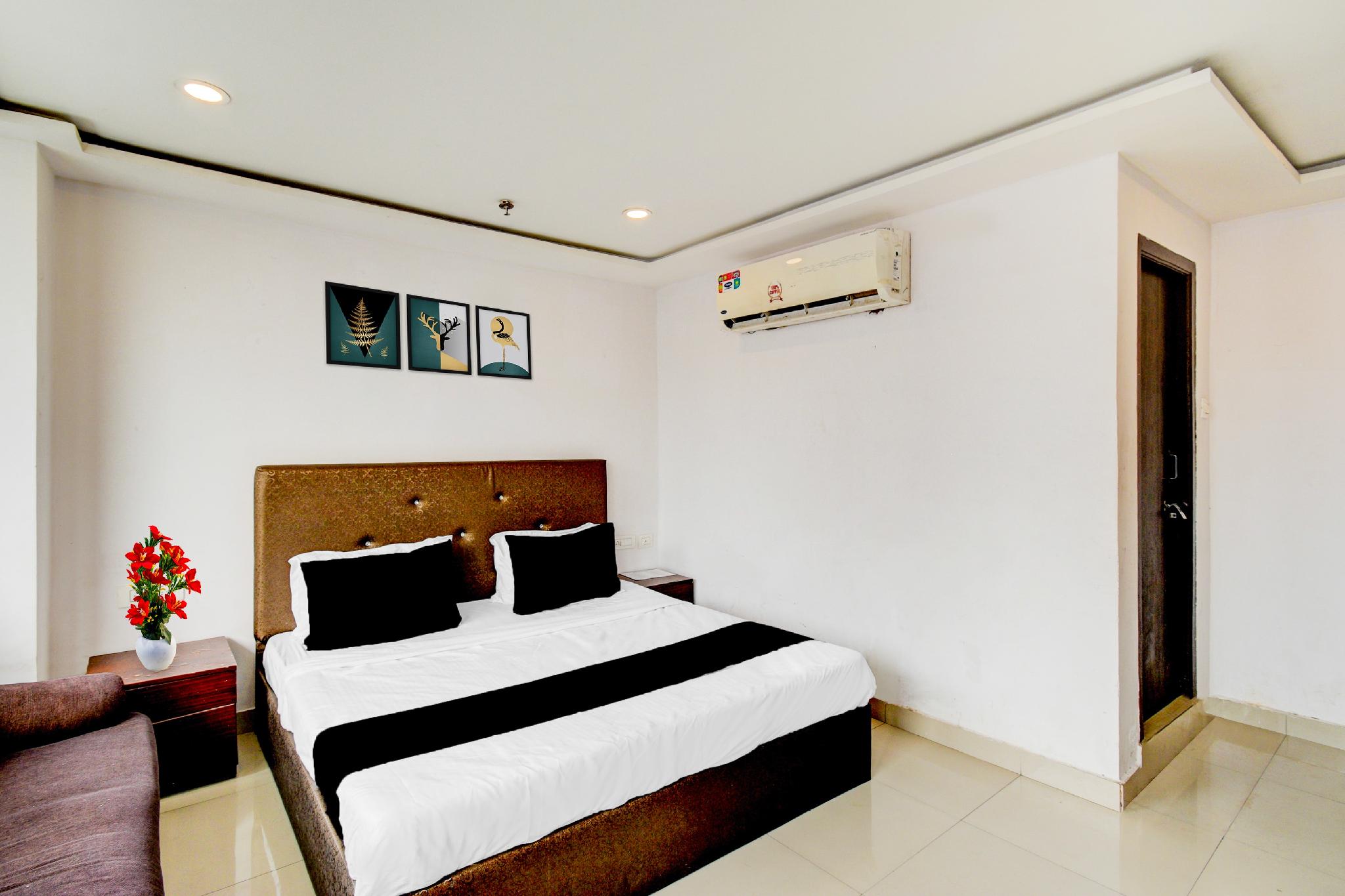 Oyo 10225 Hotel Sree Chandana 19/50