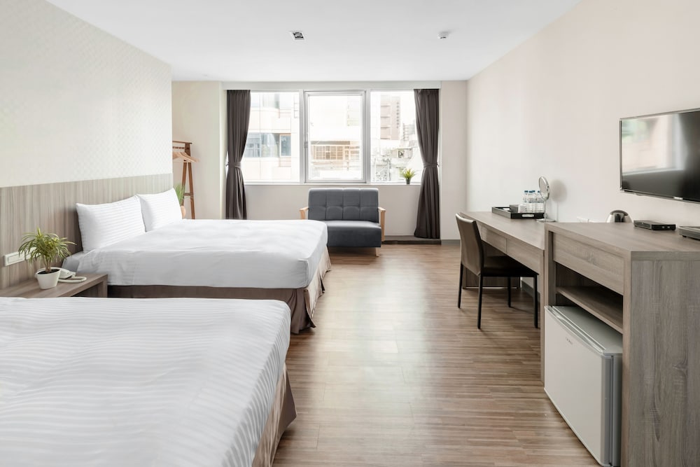 Hotel Brown 13/49