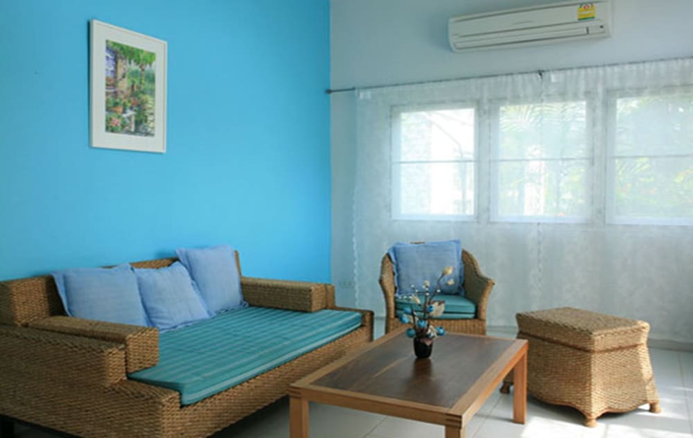White At Sea Resort 33/42