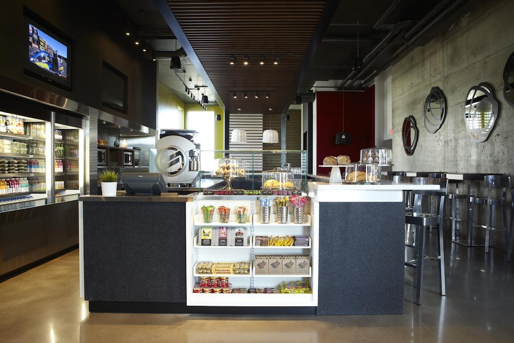 Alt Hotel Toronto Airport 32/40