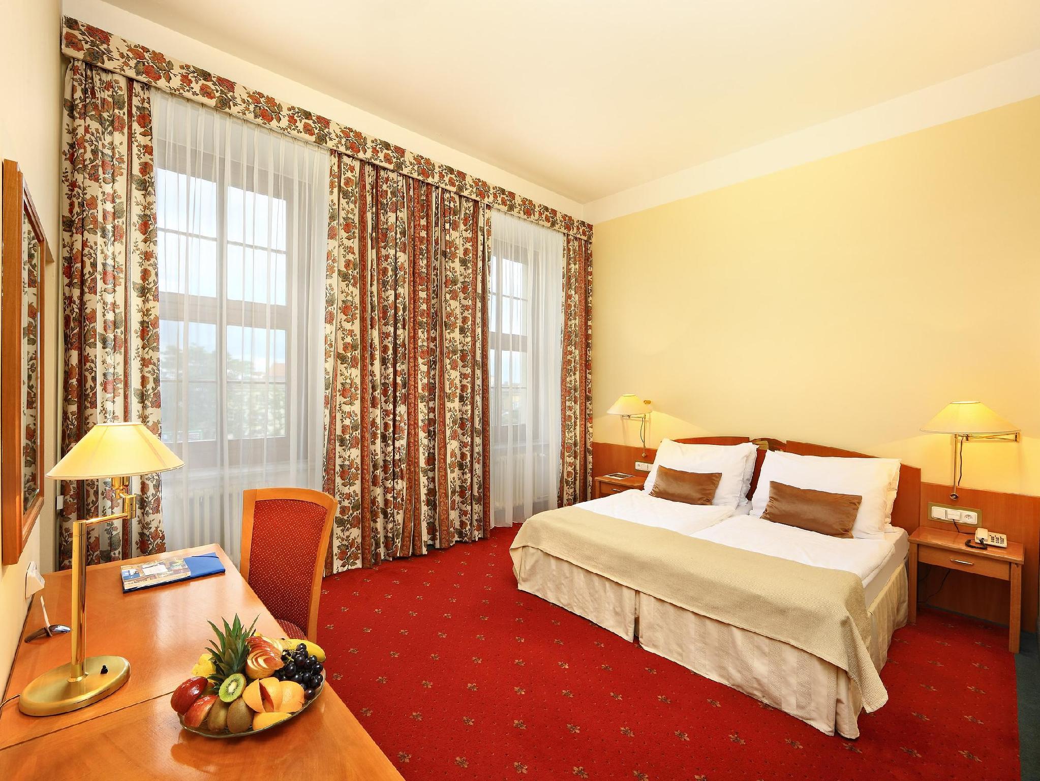 Standard, Double Bed