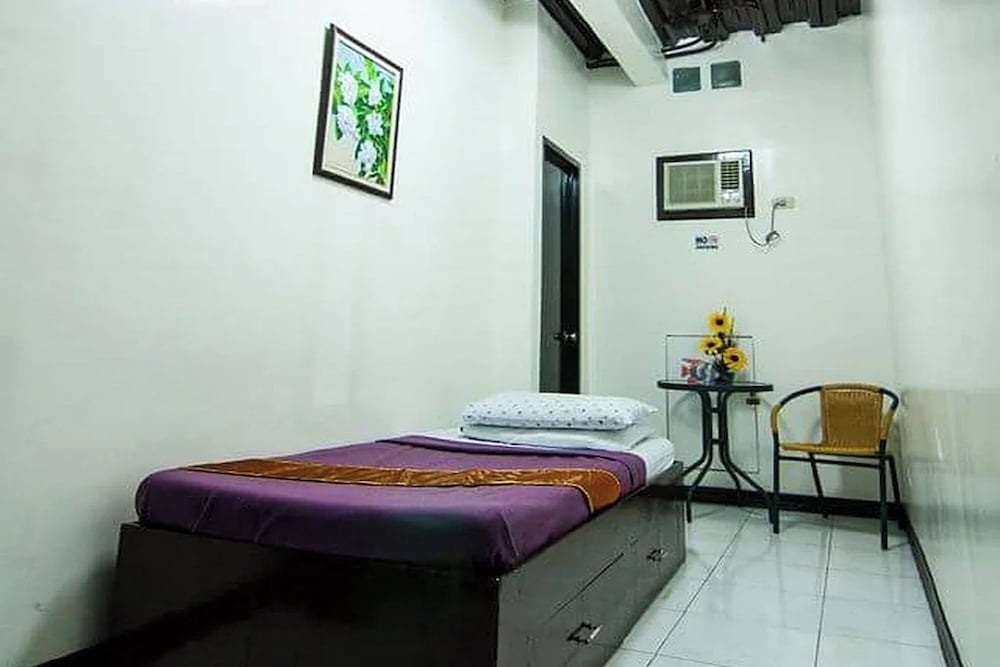 St. Nicolas Inn CDO City Center 12/55