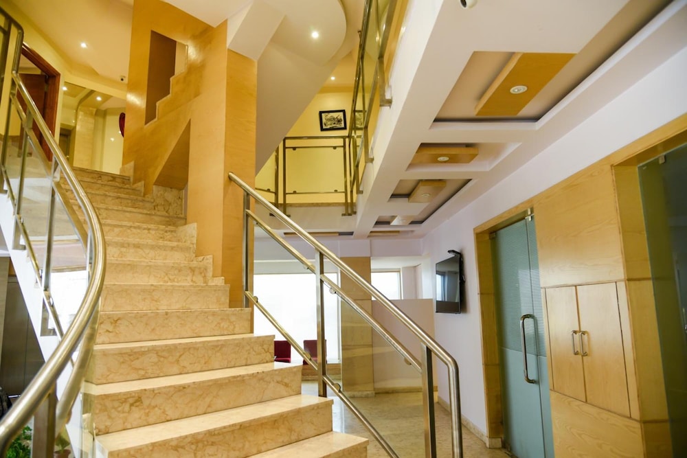Hotel Shanti Plaza 5/50