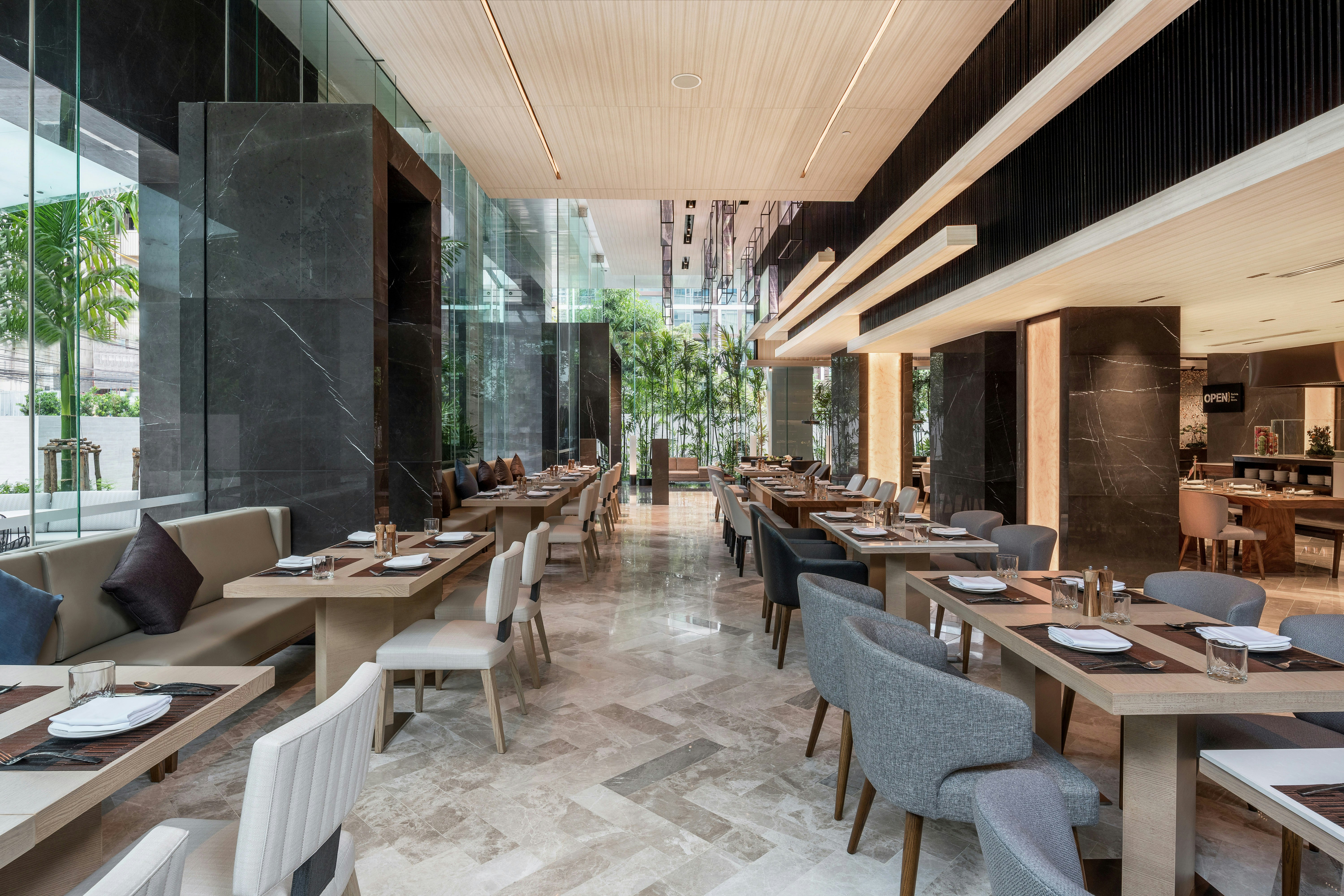 Doubletree By Hilton Bangkok Ploenchit As Formerly Majestic Grande Sukhumvit 39/51