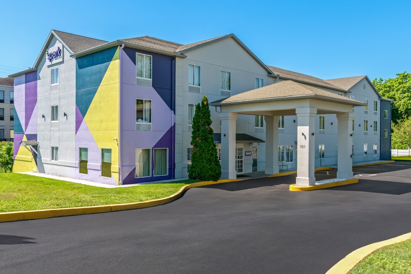Spark by Hilton Hershey Near the Park 24/26