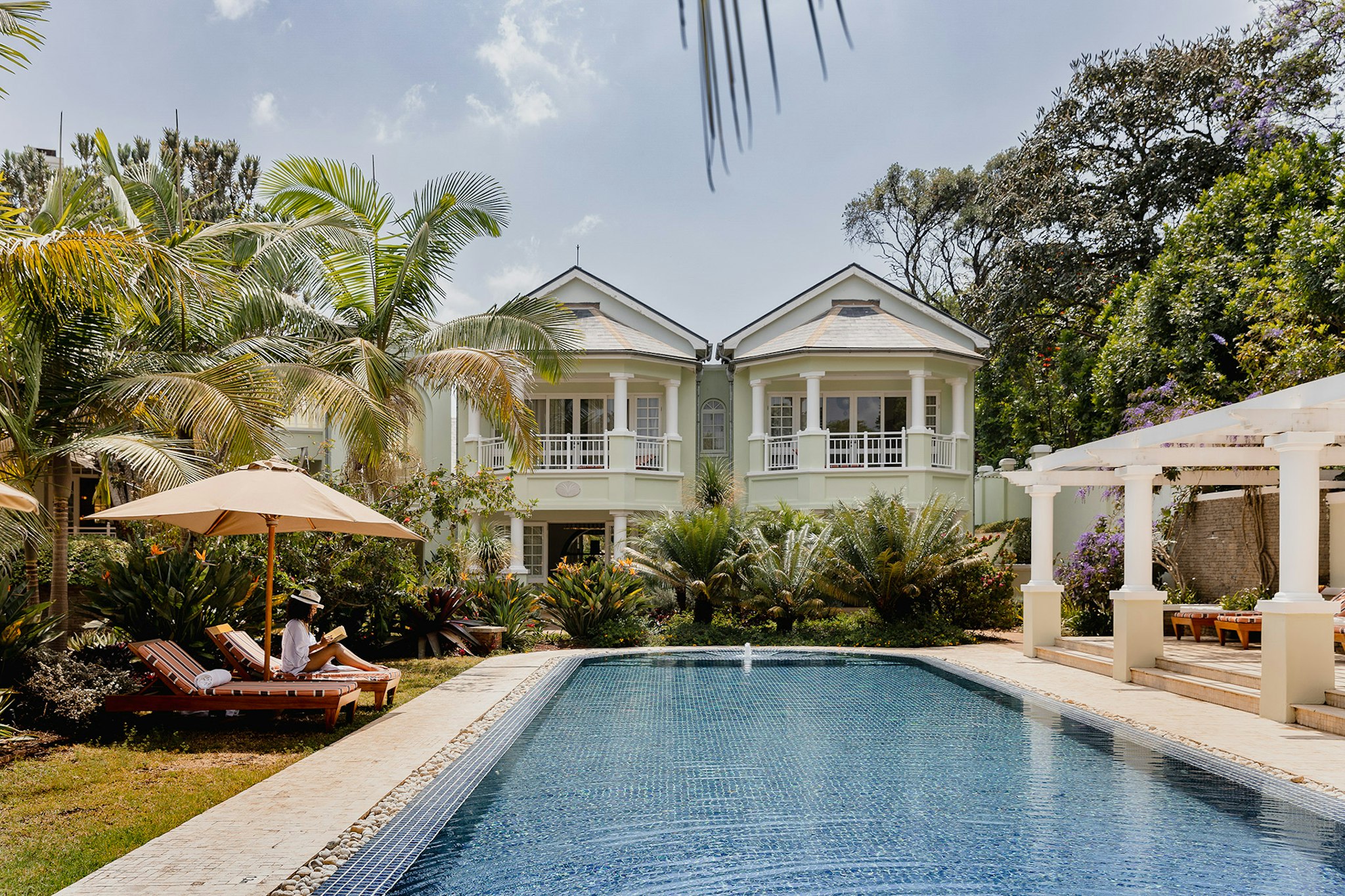 Hemingways Nairobi 52/54