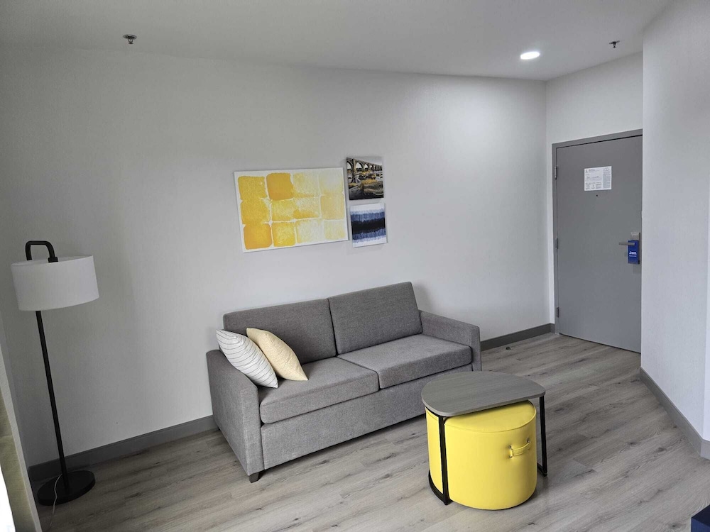 Comfort Inn & Suites Prince George - Fort Lee 40/60