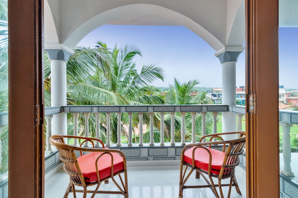 Larios Beach Holidays 34/50