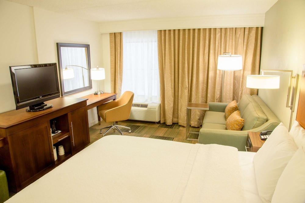 Hampton Inn Suites Albany Downtown 17/55