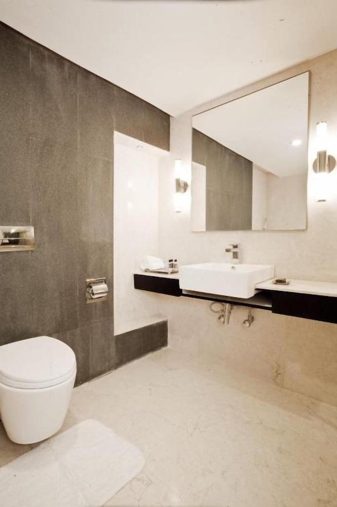 Ebony Boutique Hotel 45/50