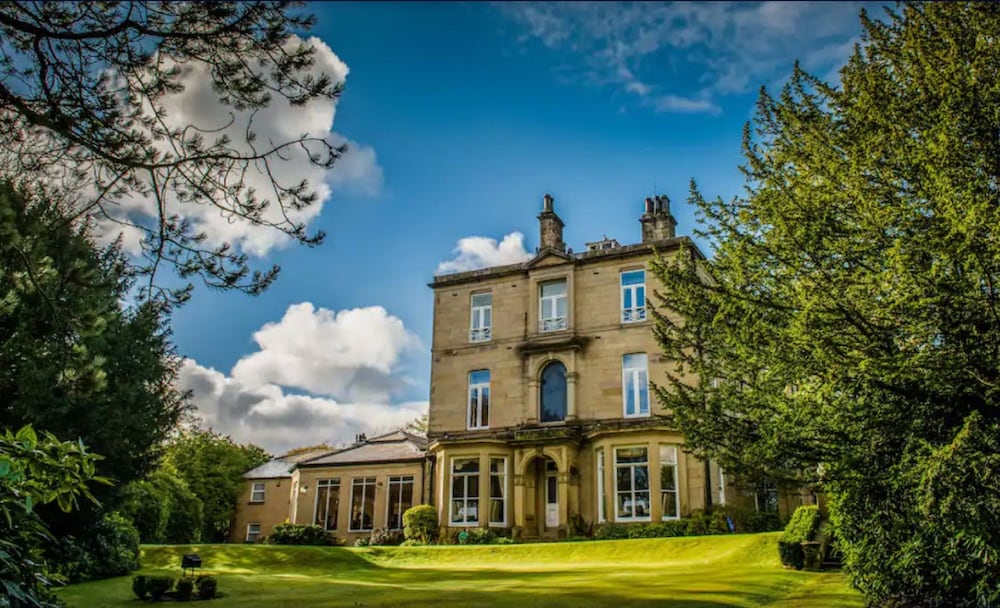 Astley Bank Hotel by Sunday 3/58