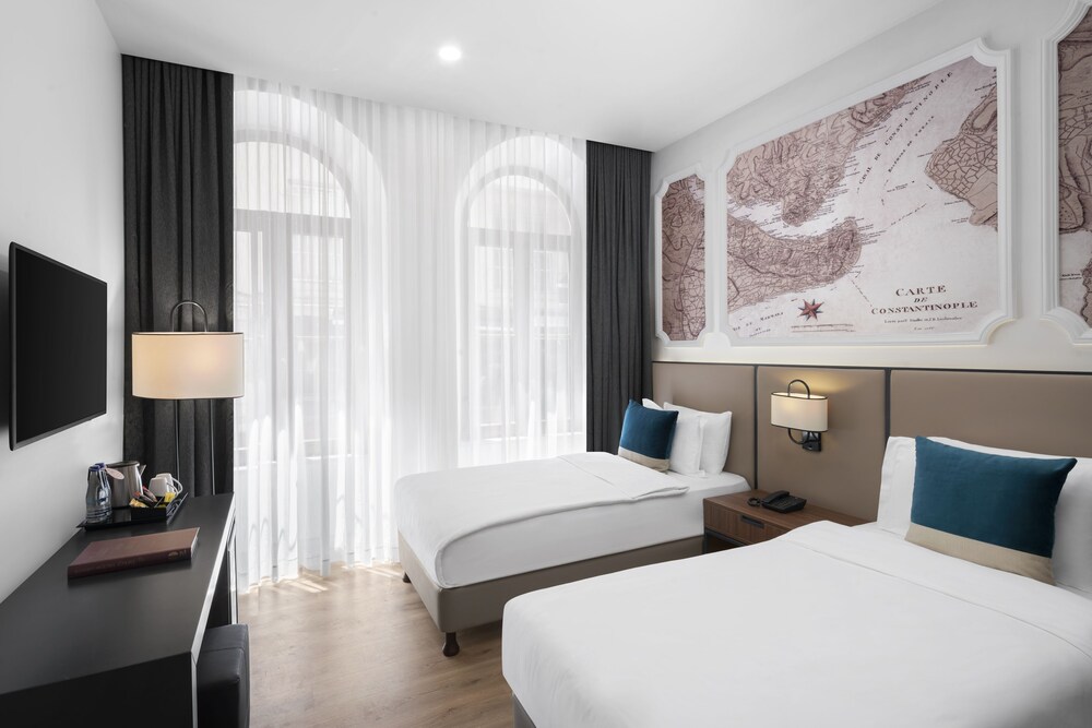 SUPERIOR DOUBLE ROOM TWIN