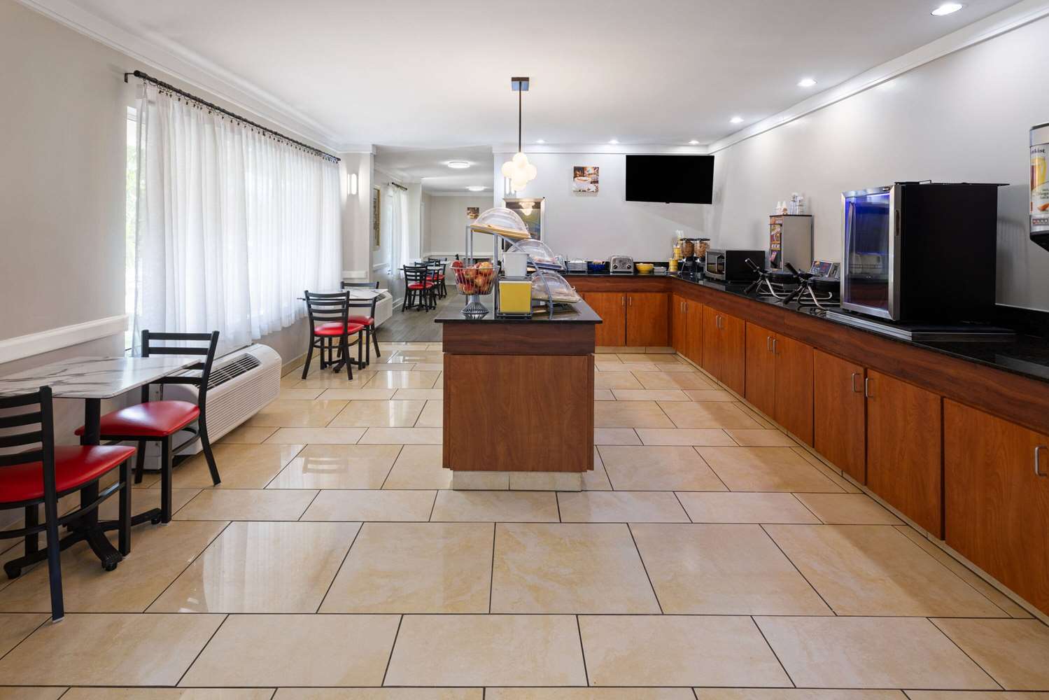 Days Inn by Wyndham Florence Near Civic Center 35/47