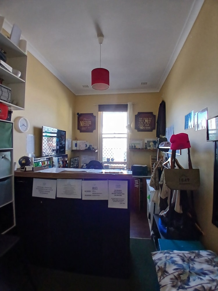 1849 Backpackers Hotel 4/50