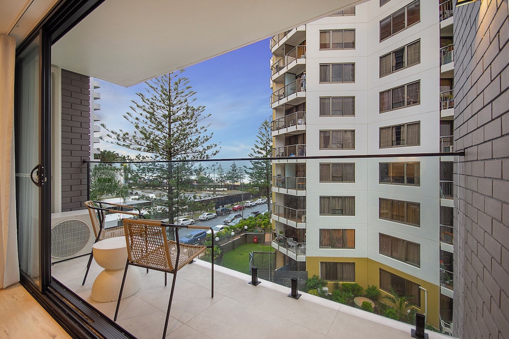 The Shores Surfers Paradise Apartments 6/50