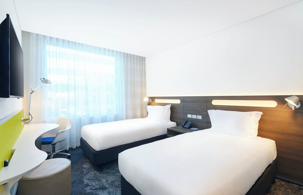 غرفة قياسية بسريرين منفصلين، Holiday Inn Express Sydney Macquarie Park 5/10