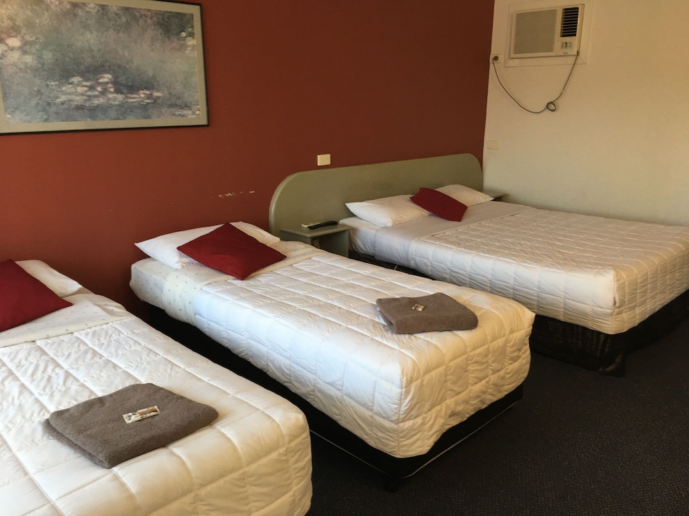 Parkway Motel 14/19