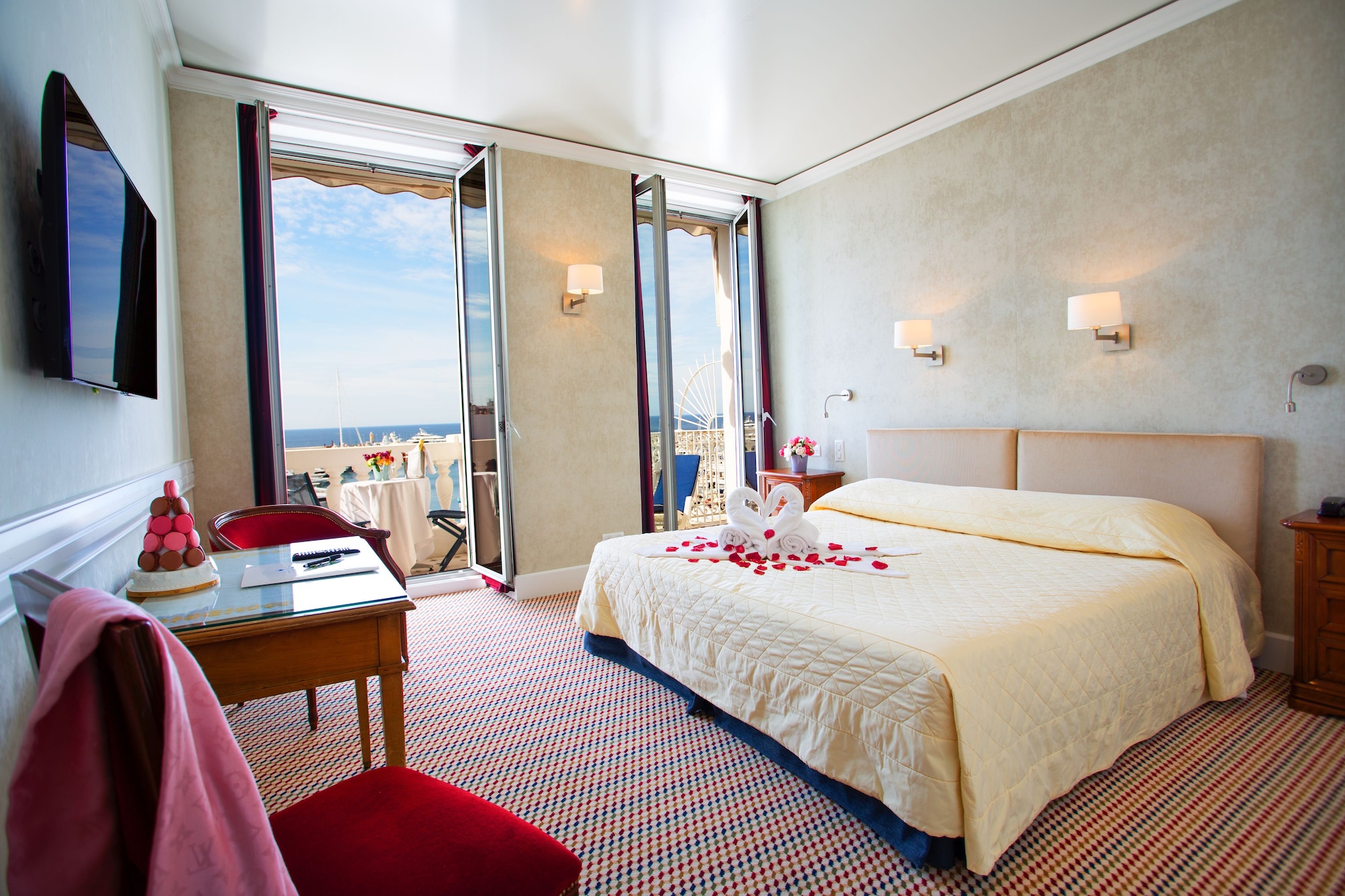 SUPERIOR, DOUBLE OR TWIN BED, SEA VIEW