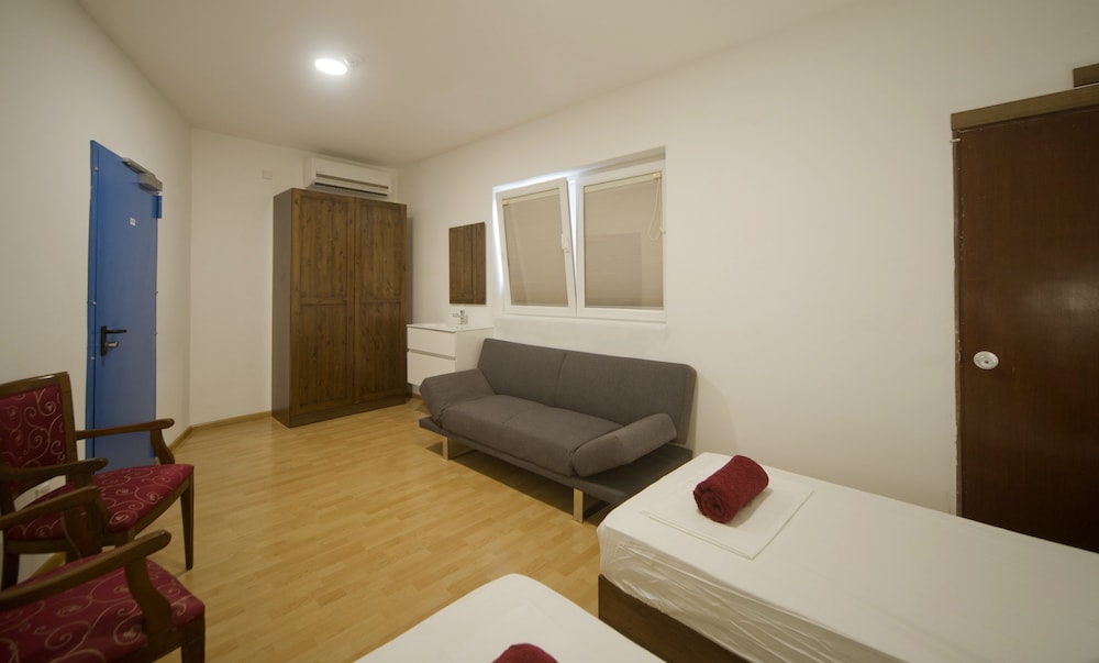Marco Polo Malta Hostel 15/41