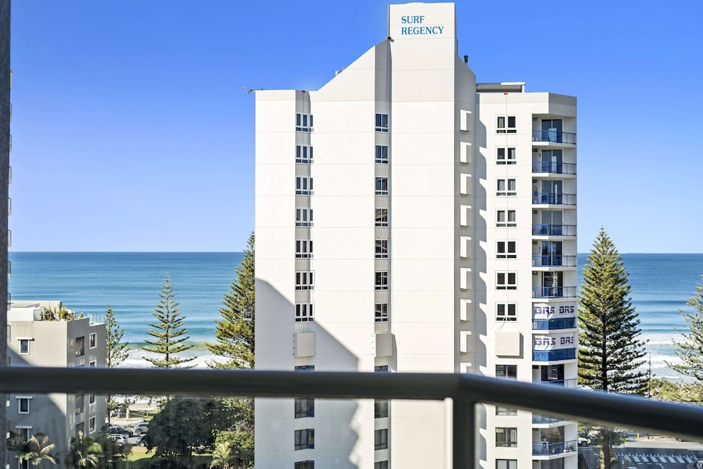 Mantra Legends Surfers Paradise 10/76