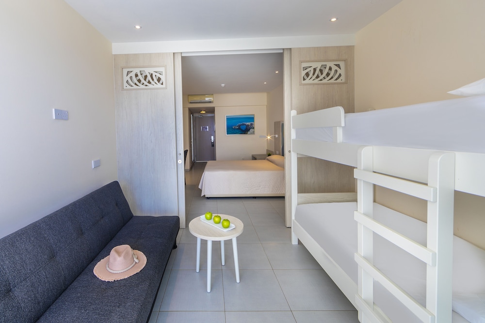 TOFINIS HOTEL 39/54