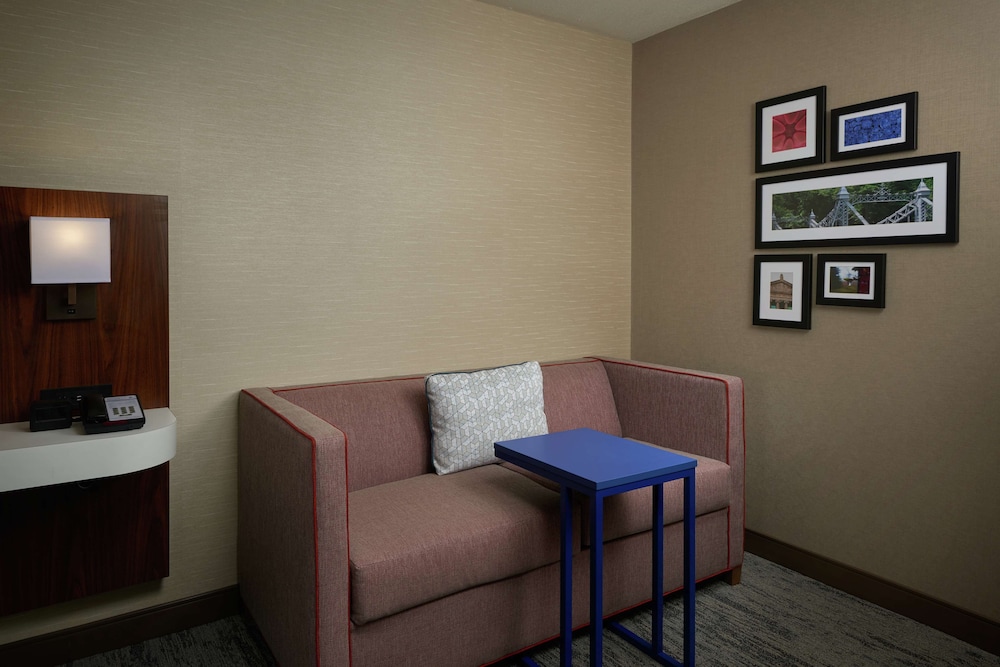 Hampton Inn Youngstown-West/I-80 24/32