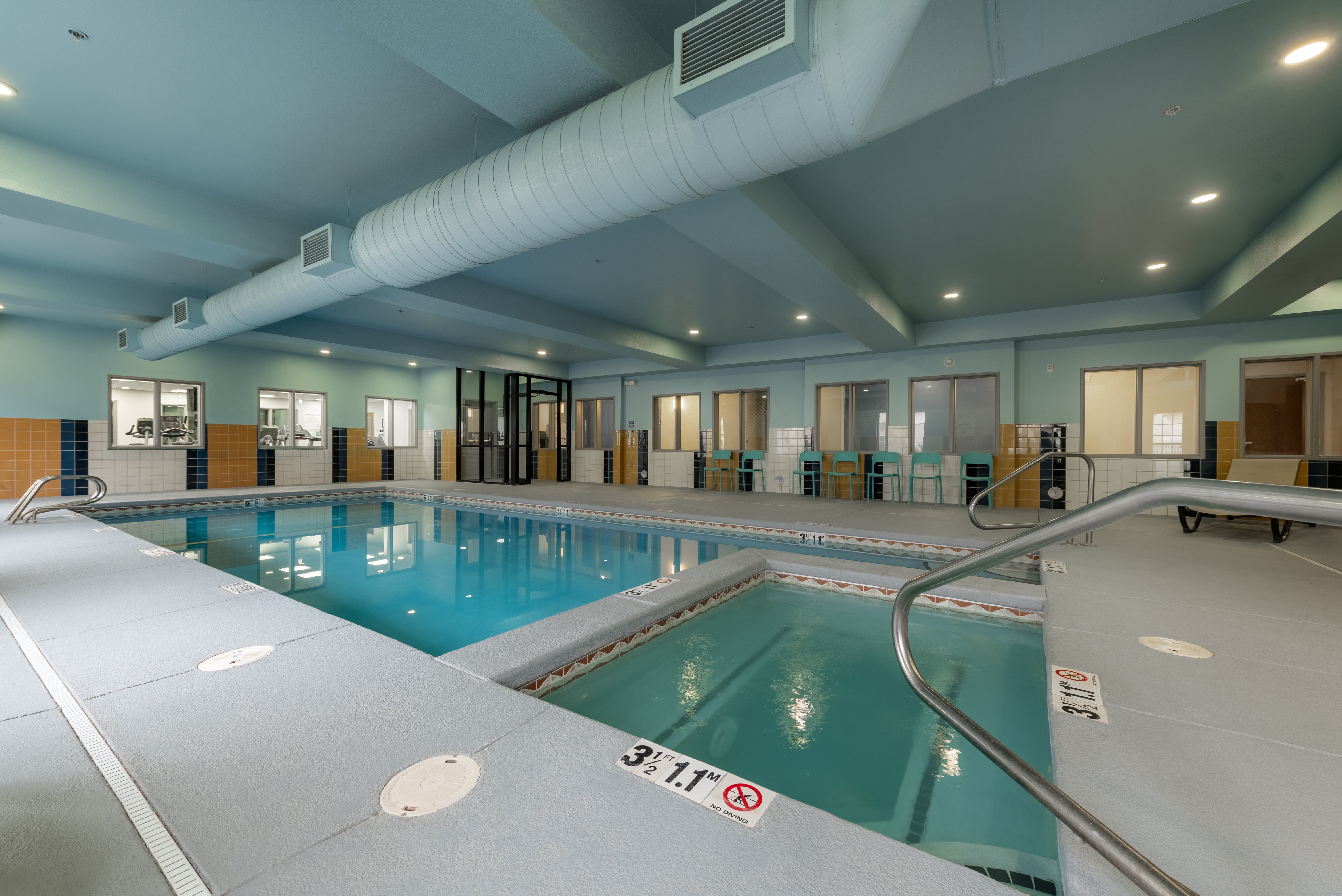 Holiday Inn Express Hotel & Suites Lamar 38/78