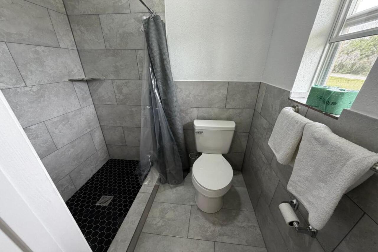 Friendship Inn Near Golf Course Ocala FL 14/14