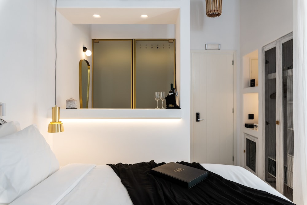 The TownHouse Mykonos - Adults Only 7/80