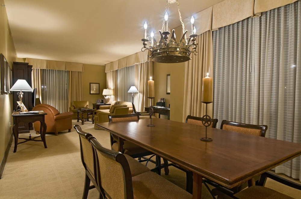 Hotel Granduca Houston 66/87