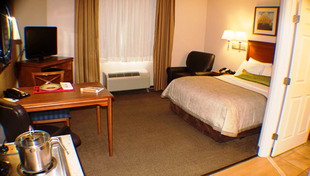 Candlewood Suites Jacksonville 11/72