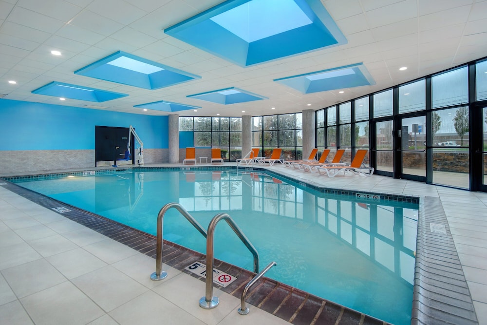 swimming pool spa
