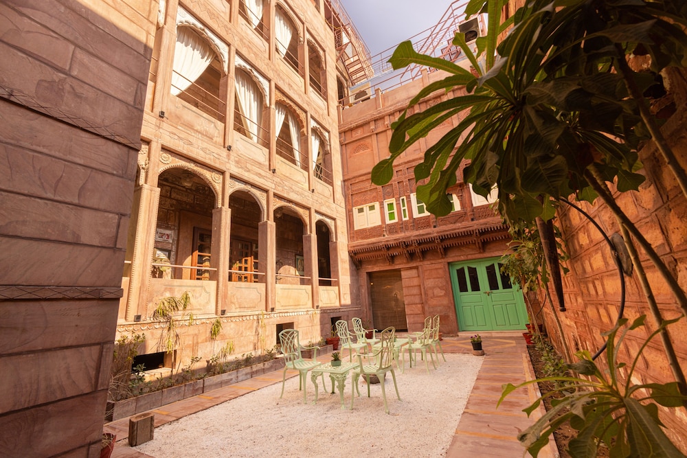 Amritara Manak Haveli, Jodhpur 61/63