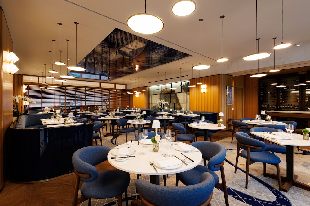 restaurant cafeteria