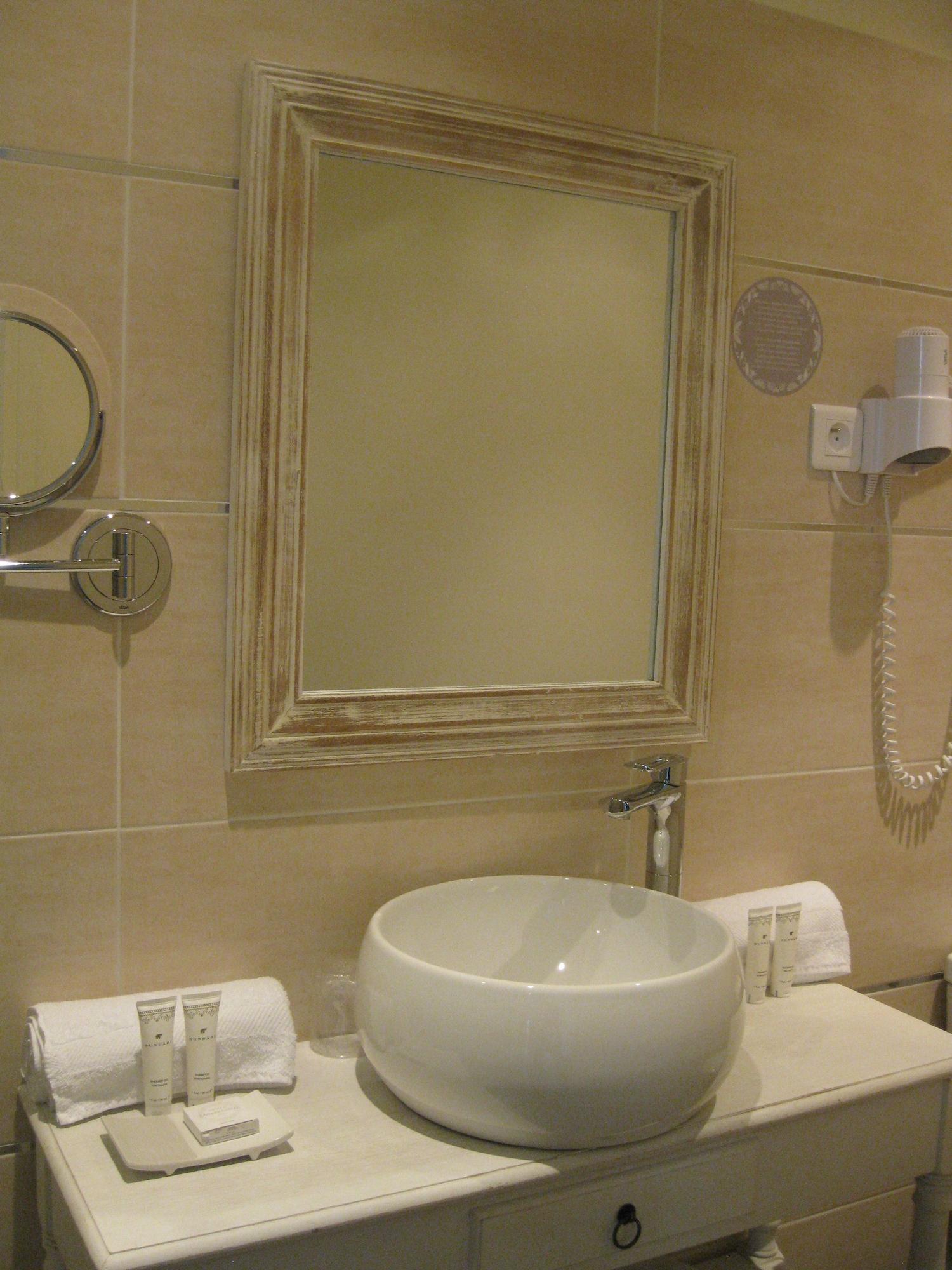 غرفة قياسية مفردة، Hotel de L Apos Amphitheatre 2/3