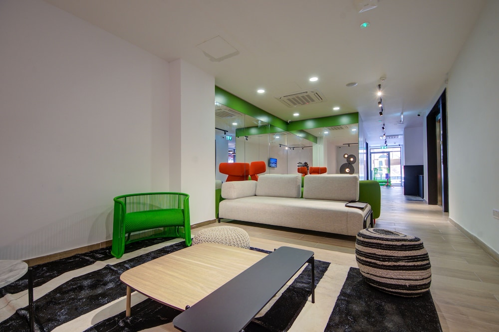 IKYK HOTEL 39/49
